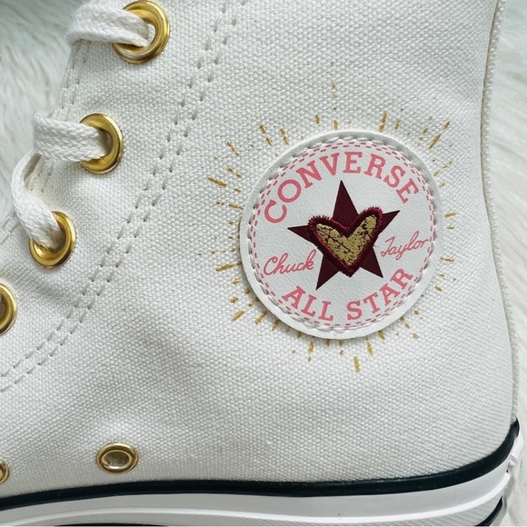 NWT Converse Chuck Taylor All Star Valentines Day High Top Vintage Women’s - Picture 7 of 9